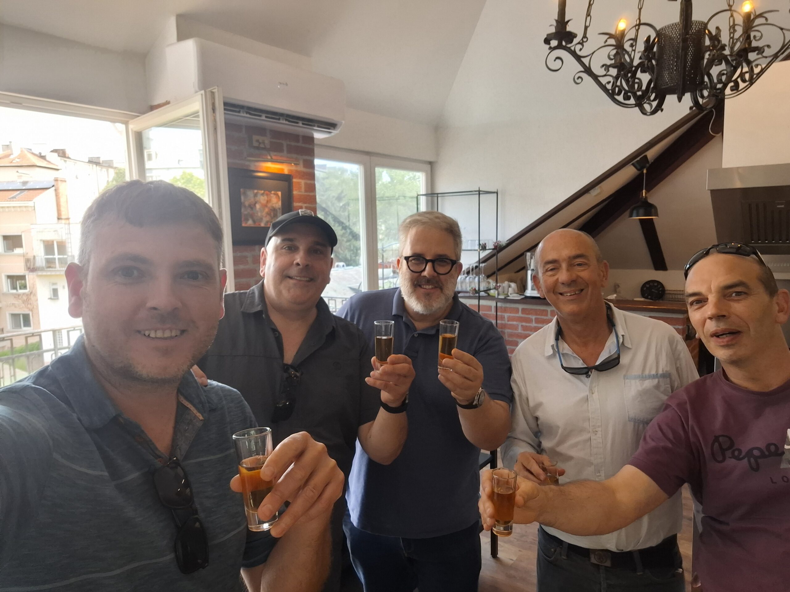 Profesorado de la Escuela de Hostelería de Gamarra en la academia de cocina Il Primo de Belgrado
