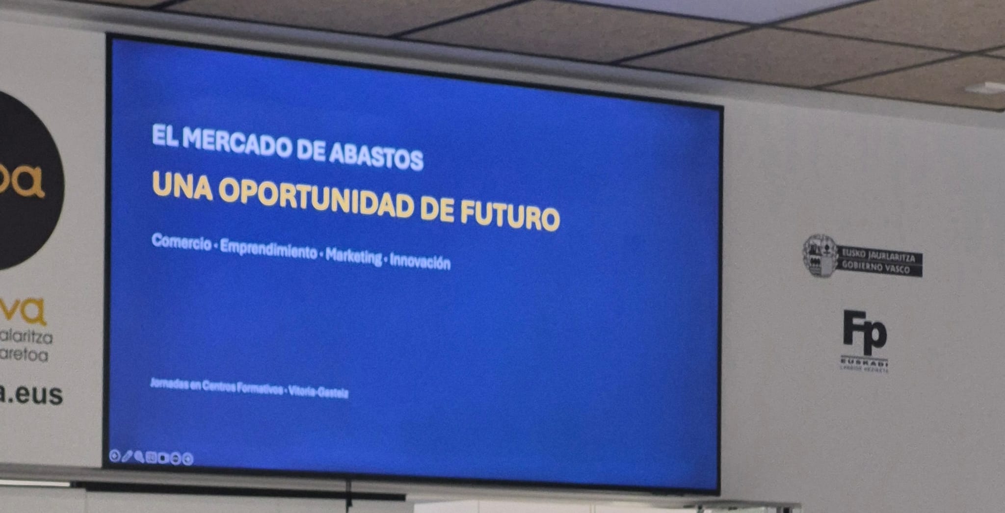 Alumnado de CIFP Hostelería LHII Gamarra participan en el proyecto de relevo generacional y emprendimiento del Mercado de Abastos
